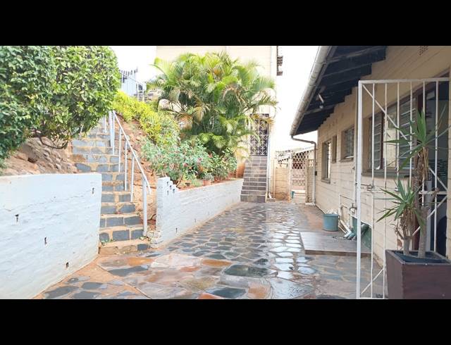 3 BEDROOM HOUSE FOR SALE IN BLUFF